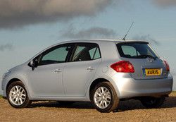 Auris 2.2 D-4D Toyota фото